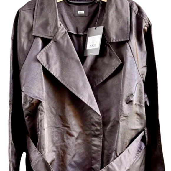 AWAY Travel | The Transient Trench - Picture 4 of 9